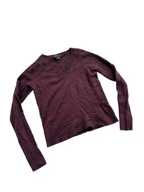 Pendleton Women's V-Neck Sweater in Plum
